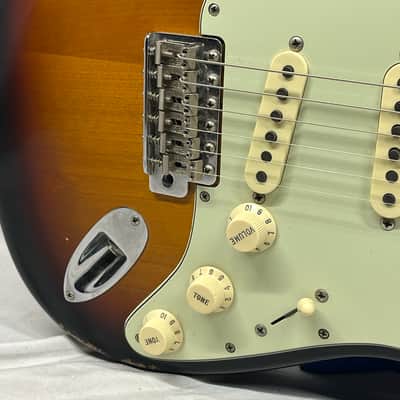 Fender Road Worn '60s Stratocaster Strat Electric Guitar - 3-Color Sunburst image 5
