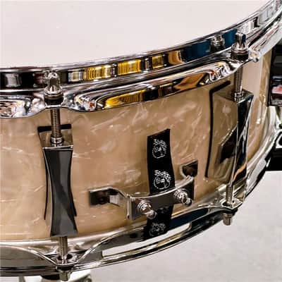 PORK PIE USED 8-ply Maple Snare Drum 14x5 - Vintage White Marine Pearl Wrap image 3