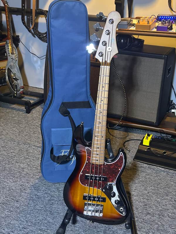 Flight Mini JB Bass – Sunburst – Roasted Maple – Excellent Condition image 1
