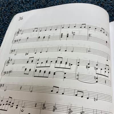 A Playing Guide to the Roland, Rodgers & Infinity Organs Book image 10