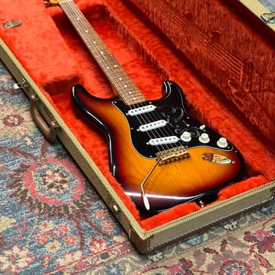 1992 Fender Stevie Ray Vaughan Stratocaster with Pau Ferro Fretboard - 3-Color Sunburst image 13