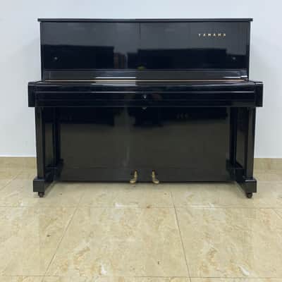 Elegant Yamaha U1 Upright Piano – Timeless Sound & Style image 4