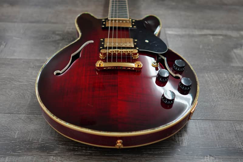 Double Cut Semi-Hollow Small Body Guitar - Red Burst image 1