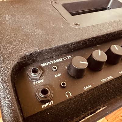 Fender Mustang LT25 25-Watt 1x8" Digital Modeling Guitar Combo 2019 - Present - Black image 2