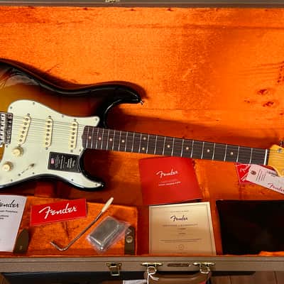 Fender American Vintage II 1961 Stratocaster - Sunburst /8lbs. 0.8oz. #V2442522 image 1