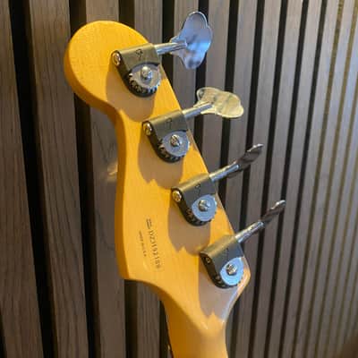 Fender American Deluxe Precision Bass 2003 - Cherryburst image 9