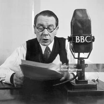 SUPER RARE! 1940's MARCONI Model AXB Ribbon Microphone, BBC w/stand works great image 19