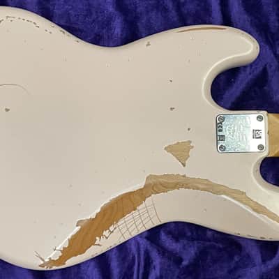Fender Roadworn Flea Sign. Jazz, Shell Pink / Rosewood image 5