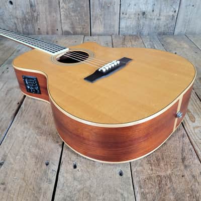 Larrivee OMV-03 2004 Mahogany W/ stock pickup system & hard case- Natural image 12