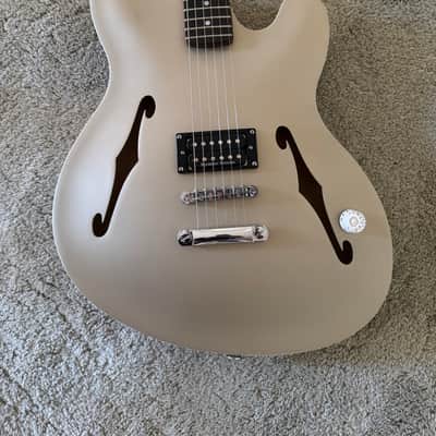 Fender Tom DeLonge Starcaster 2024 - Present - Shoreline Gold image 4