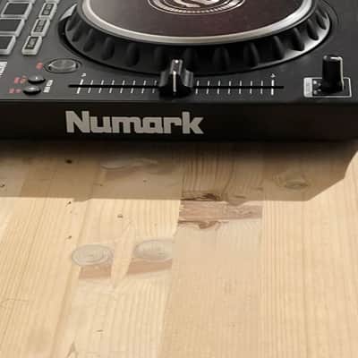 Numark MixTrack Pro FX DJ Controller 2020 image 5