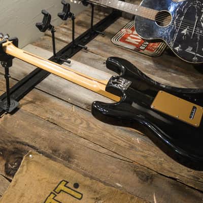 Fender American Deluxe Stratocaster with Rosewood Fretboard 2003 - Montego Black image 12