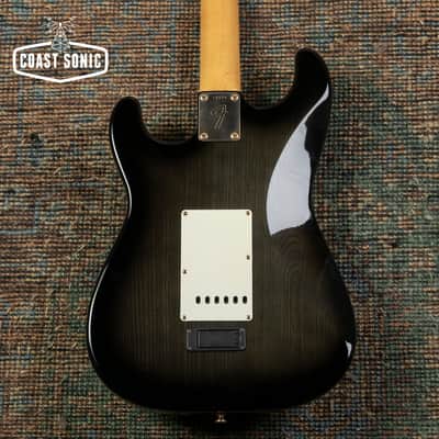 1996 Fender Limited Edition The Ventures Stratocaster ST-165VR made in Japan MIJ w/ case image 3