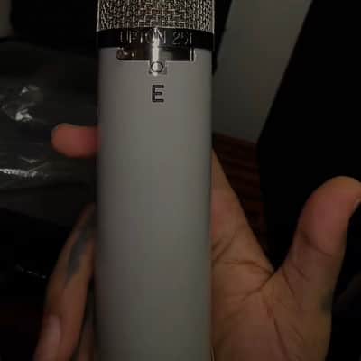 Upton Microphones 251 Large Diaphragm Multipattern Tube Condenser Microphone 2026 - Mint Green image 8
