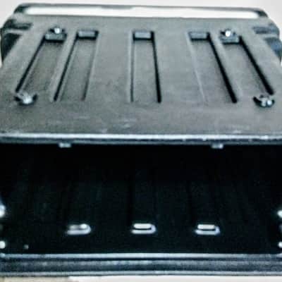 SKB 4-Space Extra Deep Molded Rack Case 2010s - Black image 4