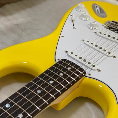 So what GROOVEE GIRL Yellow/R image 6