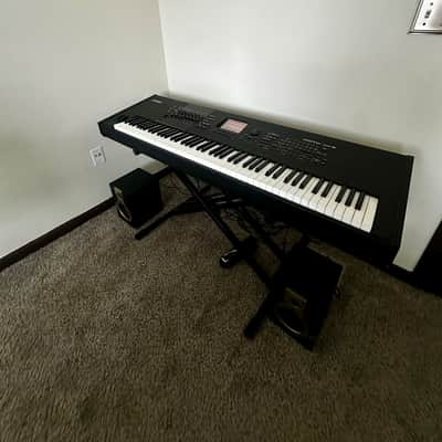 Yamaha Motif XF8 —88-key Workstation Bundle