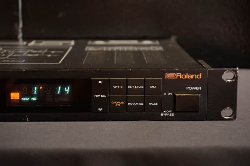Roland DEP-5 Vintage 80's Digital Effects Processor 1U Rack Mount
