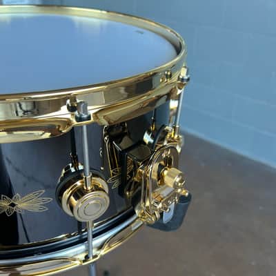 ~RARE!~ DW Collector's Series 6.5x14" Engraved Floral Black Nickel Over Brass Snare Drum w/ Gold Hardware image 4