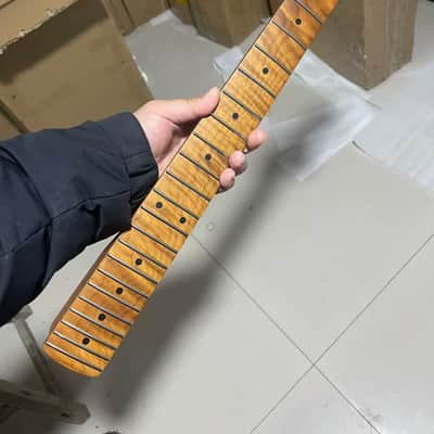 1 Large headstock 24 inch Round stainless steel 4a 22 frets Roasted flame Maple guitar neck 24inch hole 10mm Satin for JAGUAR body image 2