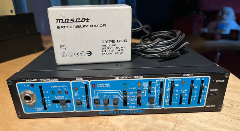SR&D Rockman Sustainor 100 RockModule - Built in december 1986, blue front panel image 1