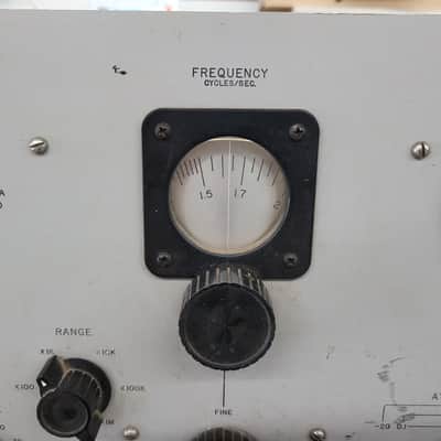 Hewlett Packard Model 650A Test Oscillator - Gray image 3