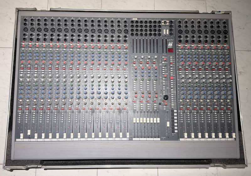 Immagine Allen & Heath GS3-V 24 Channel Analog 8 Bus Mixer w/ Power & Flight Case - 1