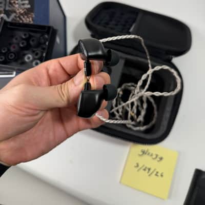 Noble Audio Onyx IEMs image 3
