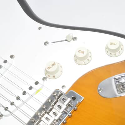 Fender JAPAN ST-57 1997～2000 Electric  Guitar Ref. No.5981 image 5