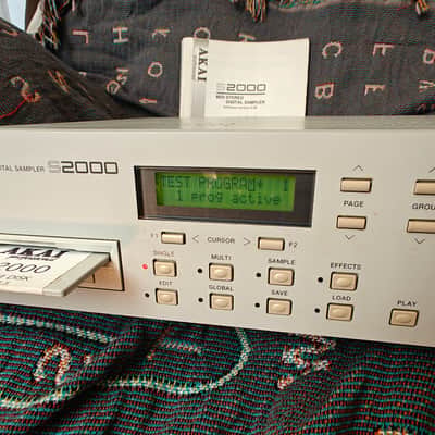 Akai S2000 MIDI Stereo Digital Sampler - White image 3
