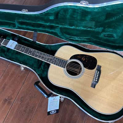 Martin D-35 Spruce/Rosewood Dreadnaught /5lbs. 0.1oz With Hardshell Case #2853049 image 1