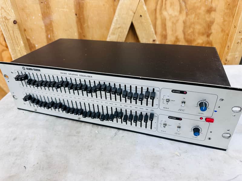 Immagine Klark Teknik DN360 2-Channel 31 Band Graphic Equalizer - Working - READ #530 - 1