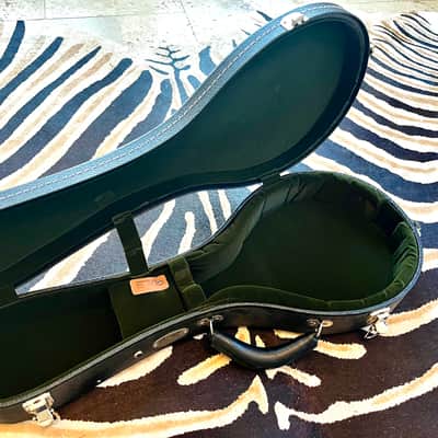 TKL Hard shell Mandolin Case - Black with Olive green plush interior image 1