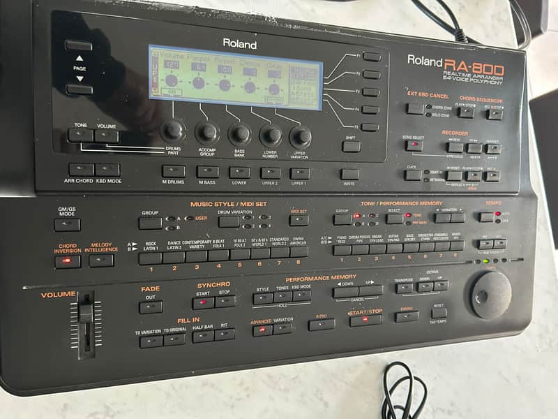Roland RA-800 Real-time Arranger 64 Voice Polyphony | Reverb