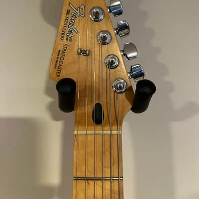 Fender Standard Stratocaster Left-Handed with Maple Fretboard 2006 - 2017 - Black image 3