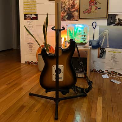 Fender 50th Anniversary American Series Stratocaster with Maple Fretboard 2004 - 2-Color Sunburst image 2