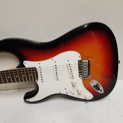 SQUIER by FENDER STRATOCASTER LEFTHAND image 4