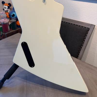 Gibson Jason Hook M-4 Sherman Explorer 2010s - White with Graphic image 8