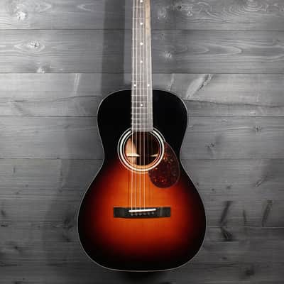 Eastman Guitars E1P-DLX-SB Parlor Size Acoustic w/ LR Baggs Pickup image 2