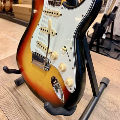 Fender STRATOCASTER SUNBURST 1965 image 7