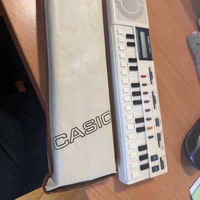 Casio VL-1 VL-Tone 29-Key Synthesizer Keyboard 1979 - 1984 - White