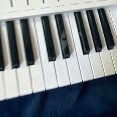 Arturia KeyLab Essential 49 MkIII MIDI Controller 2023 - Present - White image 5