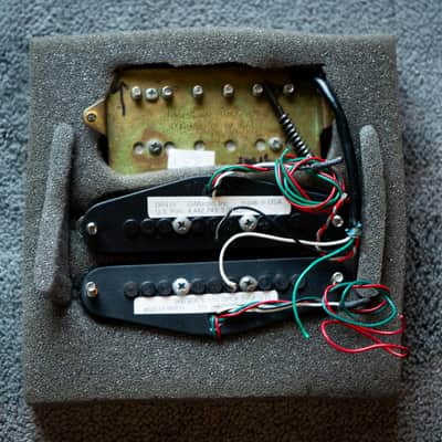 Fender Contemporary Series Stratocaster Deluxe HSS 1985 - 1987 - Frost White image 13