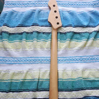 WD 21 Fret Jazz Bass Neck Rosewood Fretboard 34" Scale image 2