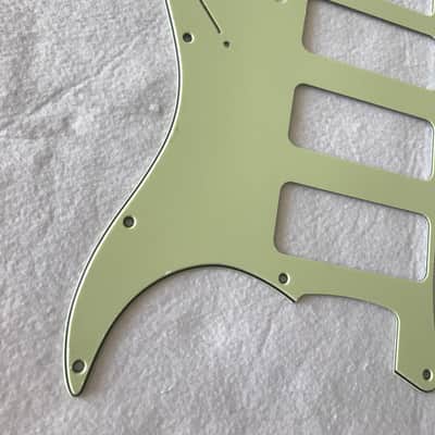For Fender Stratocaster Strat P90 3 Pickup Guitar Pickguard,3 Ply Vintage Green image 2