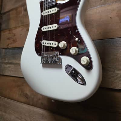 2025 Fender American Professional II Stratocaster® (Pre-Owned) - Olympic White w/ Hard Case image 4