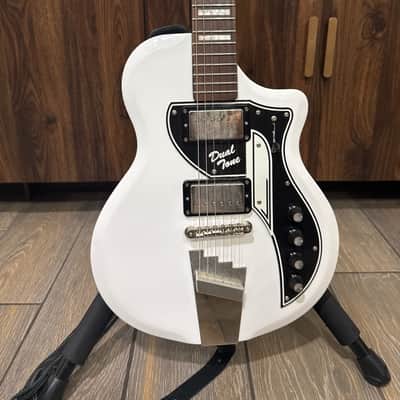 Supro 1224DBHT Limited Edition David Bowie 1961 Dual Tone Hardtail 2019 - White image 3
