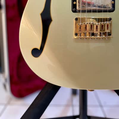 Ibanez PGM333 30th Anniversary Paul Gilbert Signature 2019 - 2021 - Gold image 6