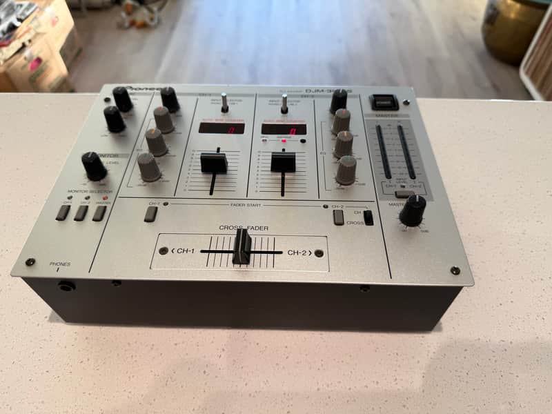 Pioneer DJM 300 1999 - Silver image 1