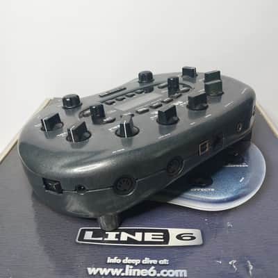 Line 6 Bass POD xt Multi-Effect and Amp Modeler in Box with Manual image 7
